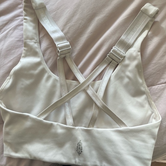 Free People sports bra cross back with adjustable straps - Picture 2 of 7